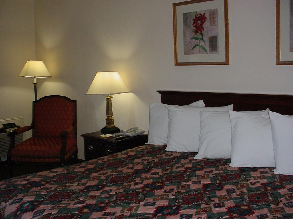 Rodeway Inn Montgomery Cameră foto